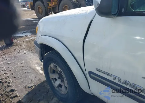 2000 Toyota Tundra Sr5 V8 z USA, uszkodzony, nr VIN 5TBRT3411YS005986